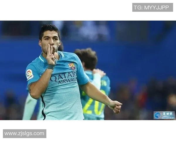 卡通版苏亚雷斯带你领略足球场上的疯狂进攻与独特魅力